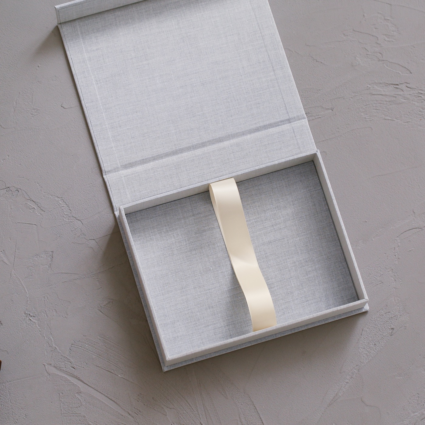 Linen document box
