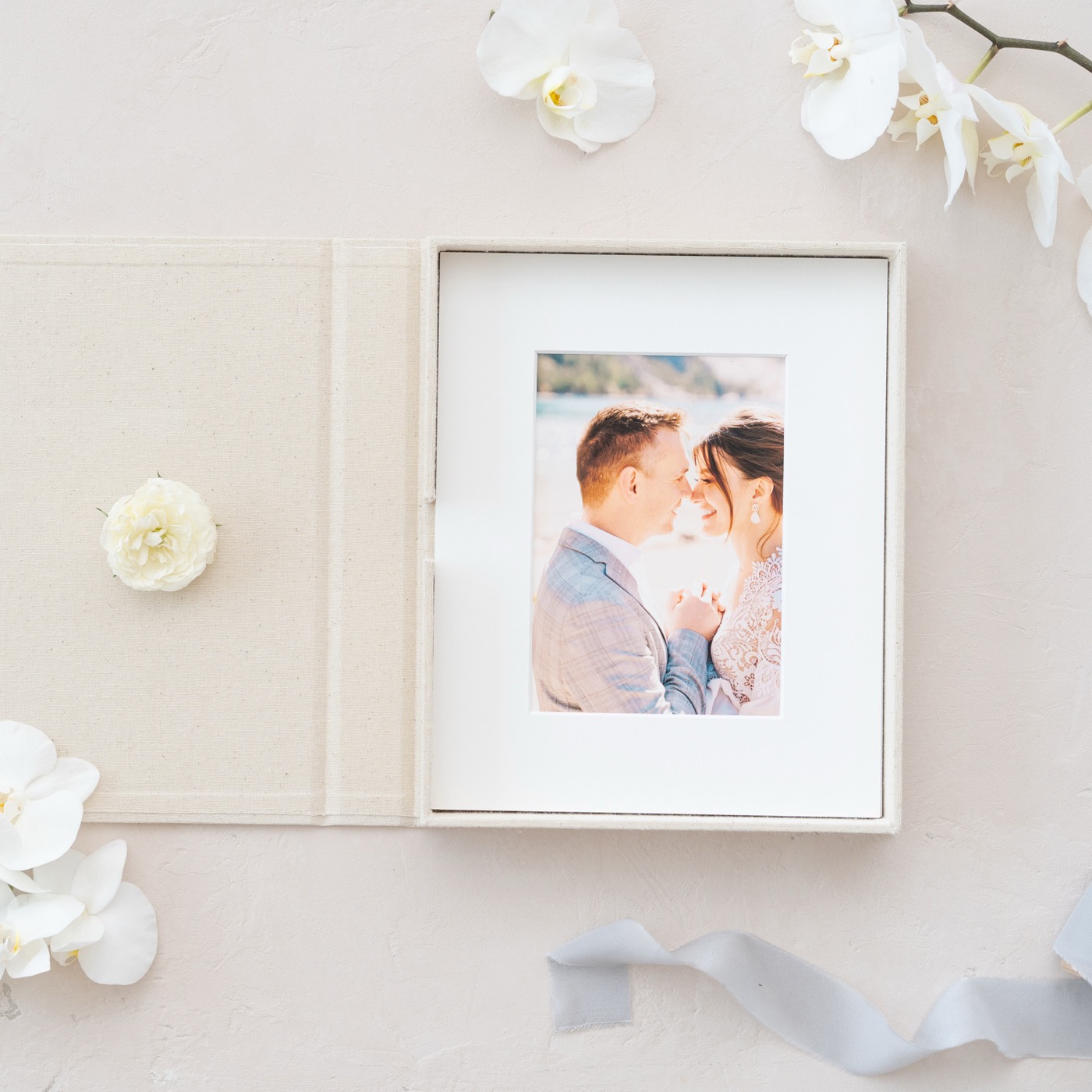 Matted print box in new natural linen